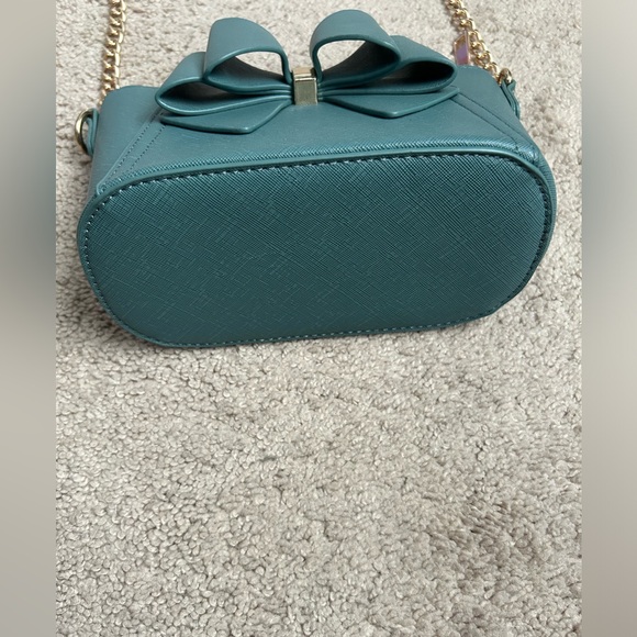 Like Dreams Emerald Vegan Leather Bow Crossbody Bag - Picture 4 of 9
